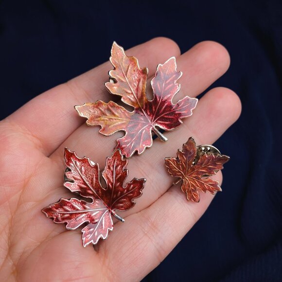 Set of 3 Red Orange Ombre Enamel Fall Autumn Leaf Silver Tone Scatter Tack Pins - Picture 9 of 12